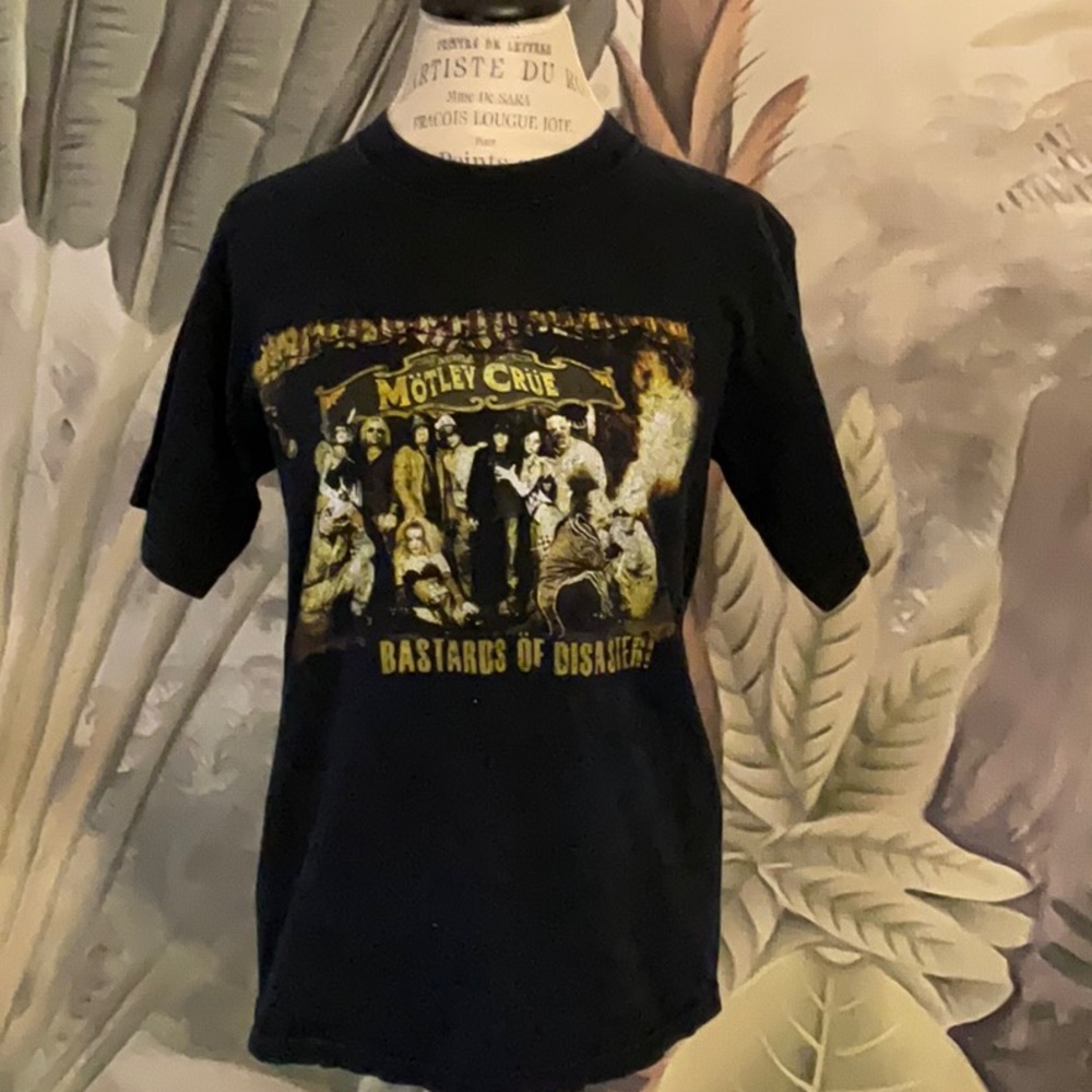 Motley Crue concert T-shirt carnival of sins tour 2005